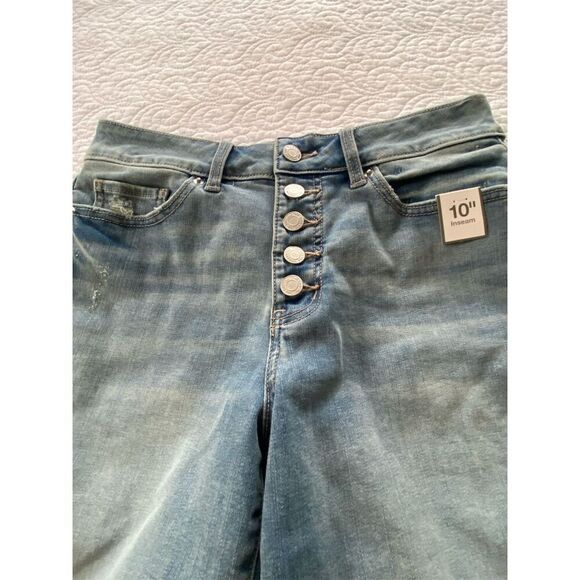 Time and Tru NWT High Rise Button Fly Denim Bermuda Shorts Size 6 - Picture 5 of 13